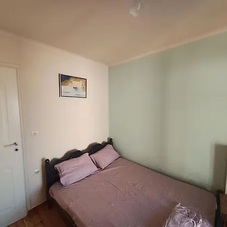Locart Estate Exressionism Apartment