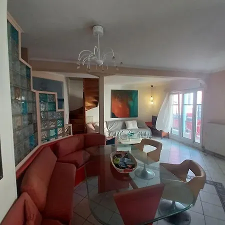 Locart Estate Exressionism